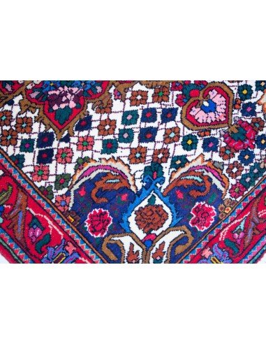 Hand knotted Persian Sarouk rug